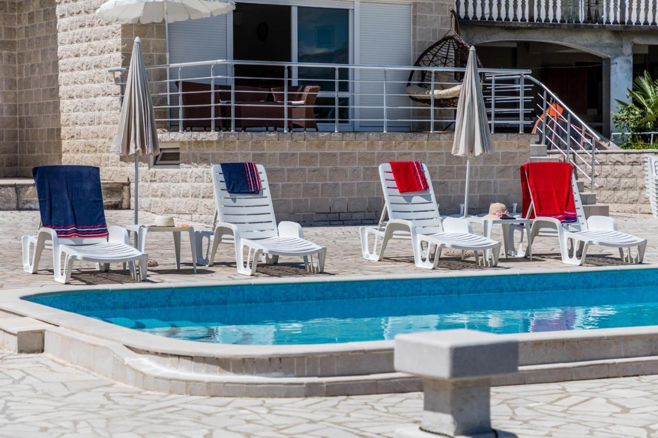Apartments Tamaris Tivat Buitenkant foto