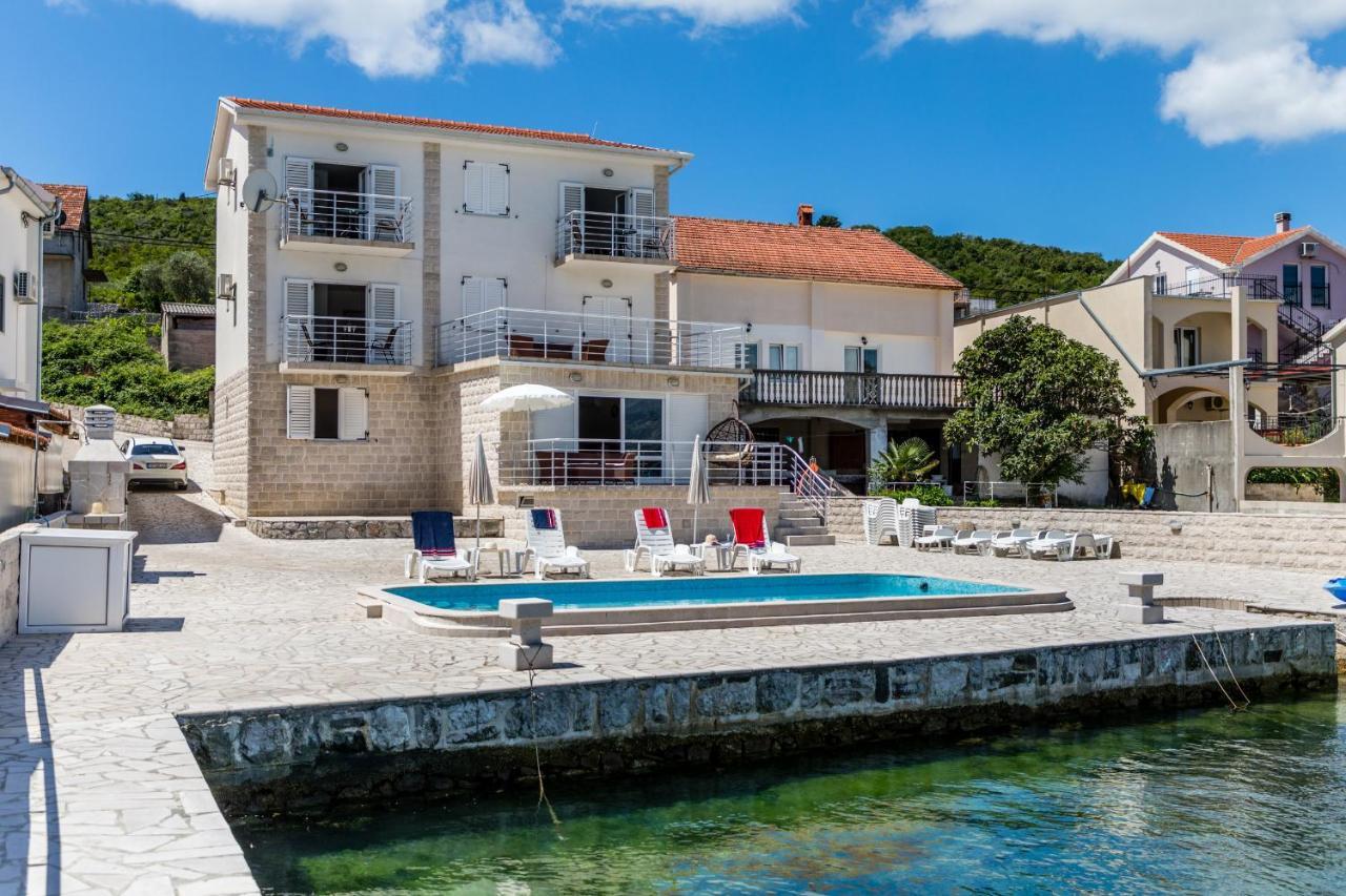 Apartments Tamaris Tivat Buitenkant foto