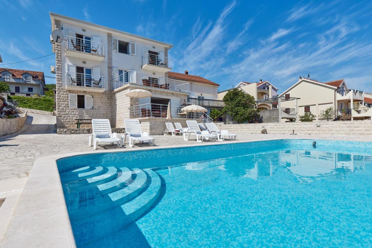 Apartments Tamaris Tivat Buitenkant foto